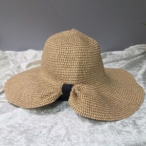 David and Young Tan Wide-Brimmed Cinch Back Floppy Hat